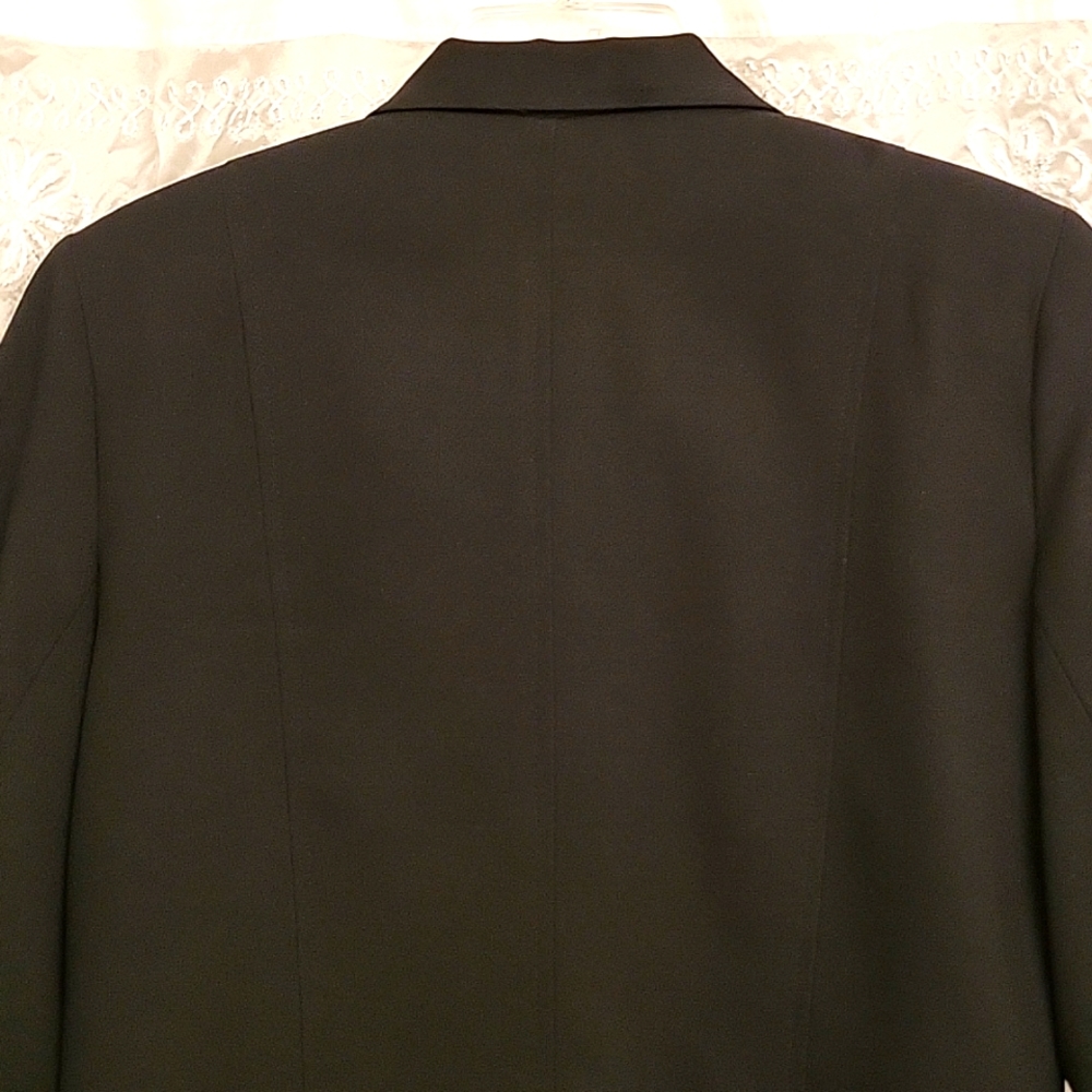 Classic Black Blazer, Tailored Waist, 5-Button, Notched Lapel, 10 - Picture 9 of 11